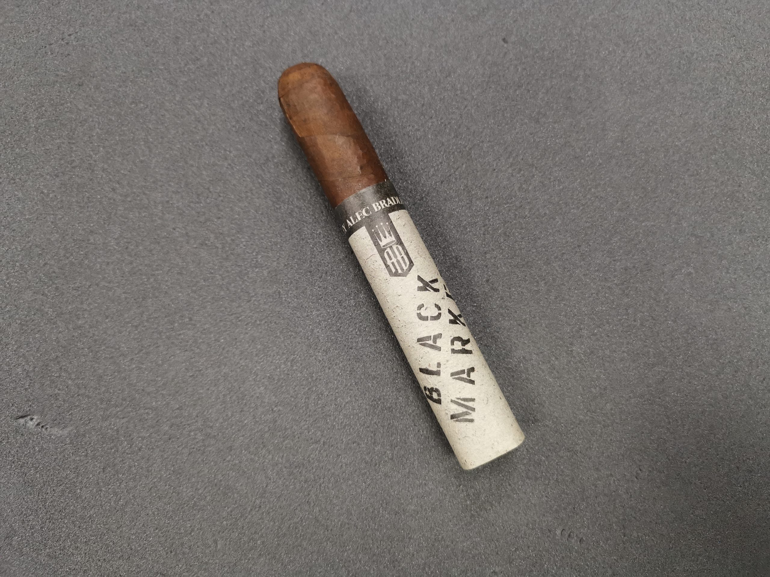 Alec Bradley Black Market Robusto